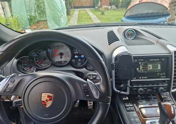Porsche Cayenne cena 89000 przebieg: 268000, rok produkcji 2012 z Katowice małe 137